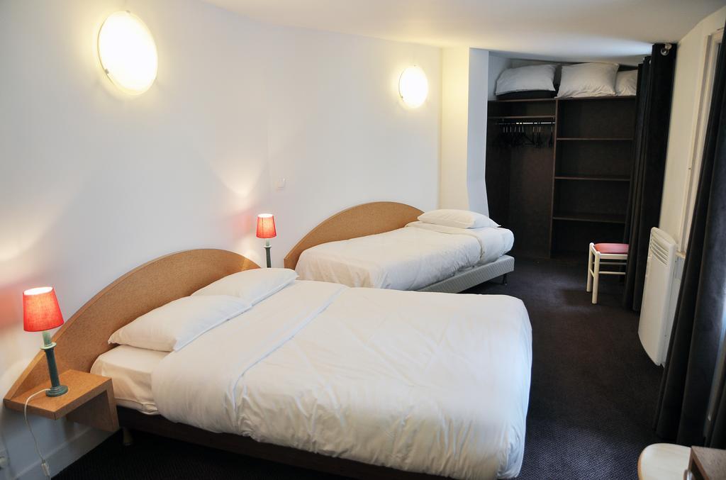 Hotel De La Tour Parigi Esterno foto