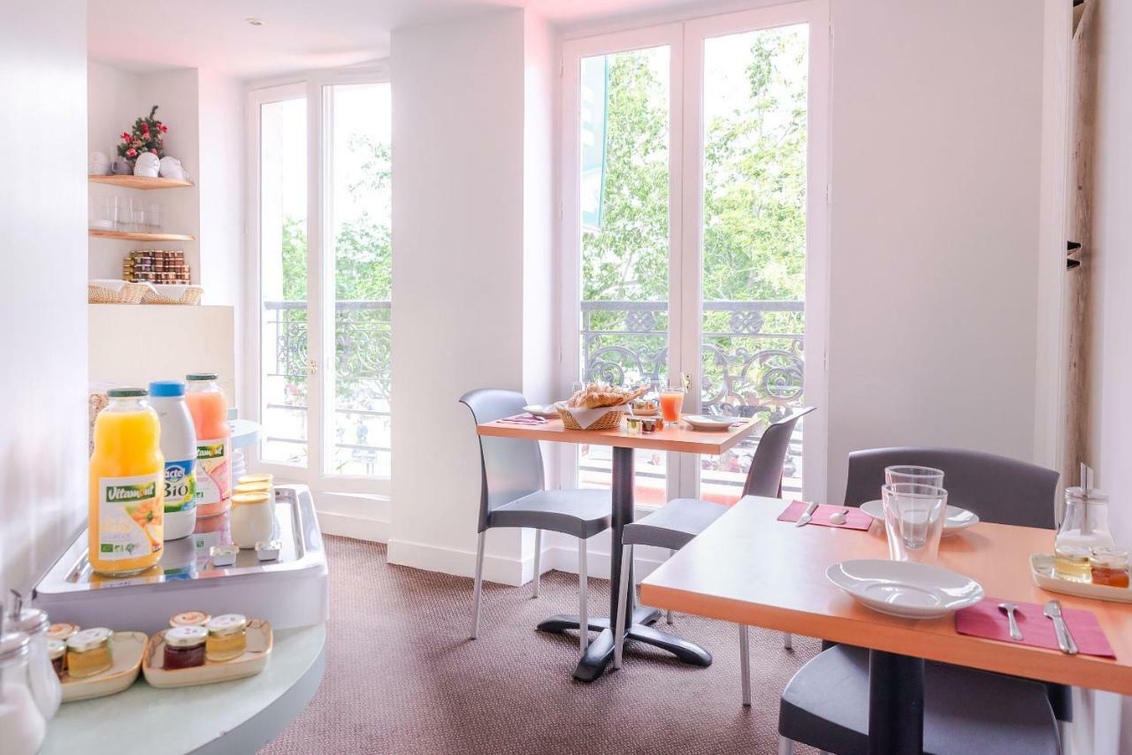 Hotel De La Tour Parigi Esterno foto