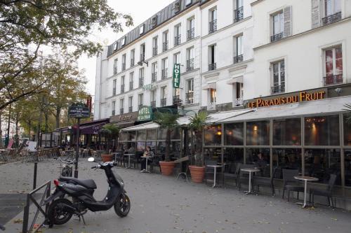 Hotel De La Tour Parigi Esterno foto